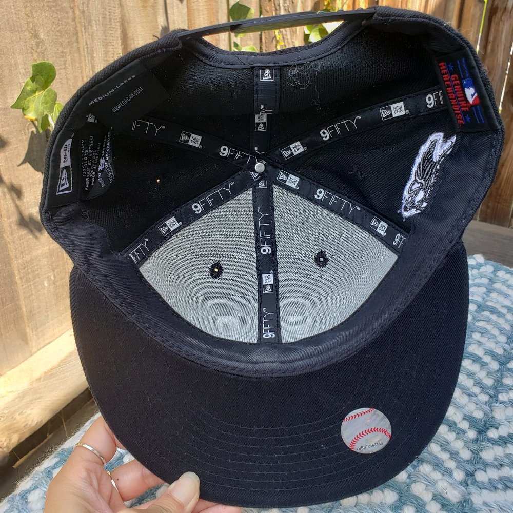 NEW ERA Black Glitter NY Snapback Hat! - Picture 9 of 16